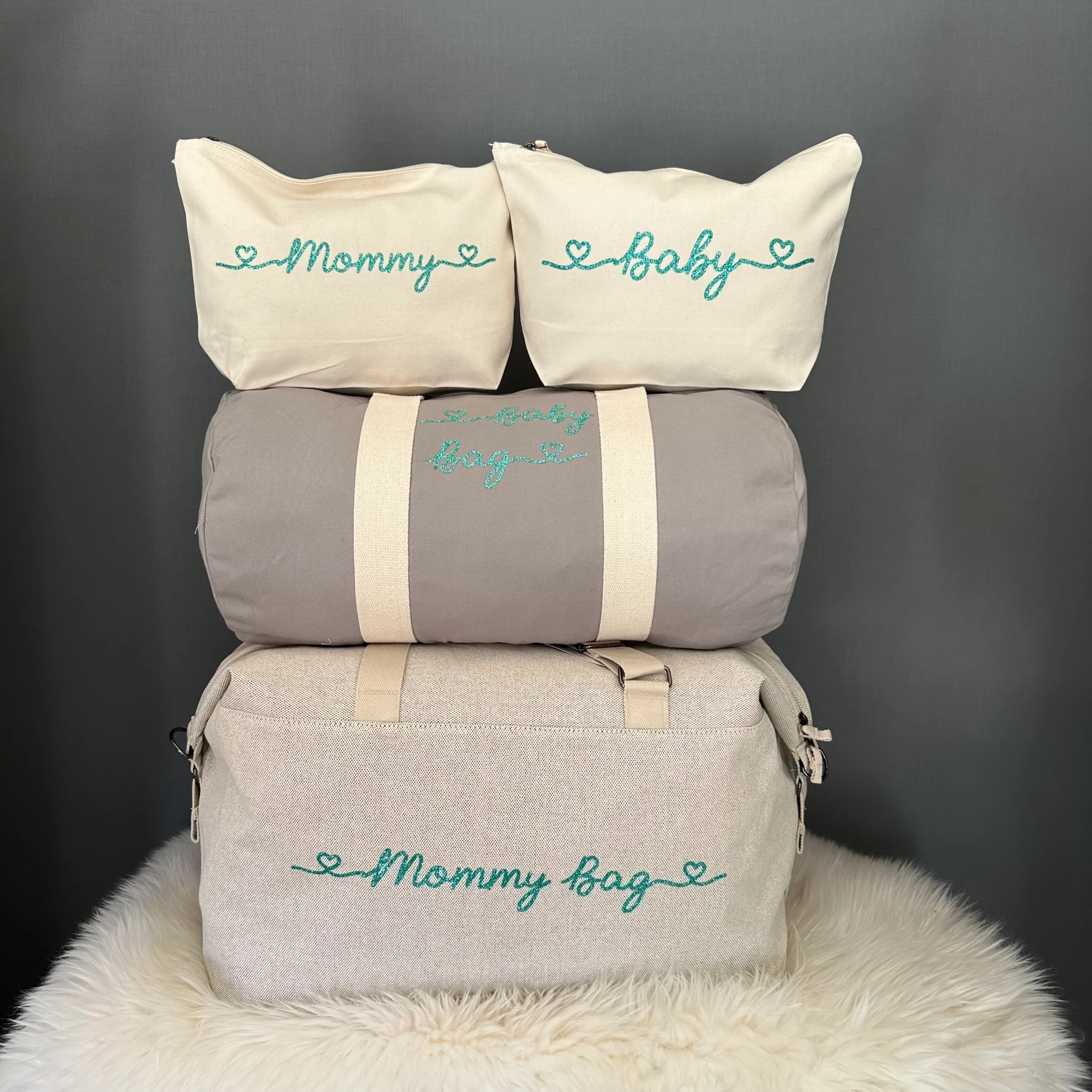 Borsone mamma, 1 borsone baby Grey e 2 Pochette con cuoricini Tiffany Glitter - immagine 4