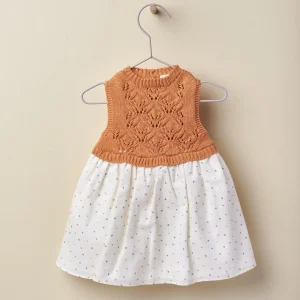 Abito in cotone organico e maglia color terracotta