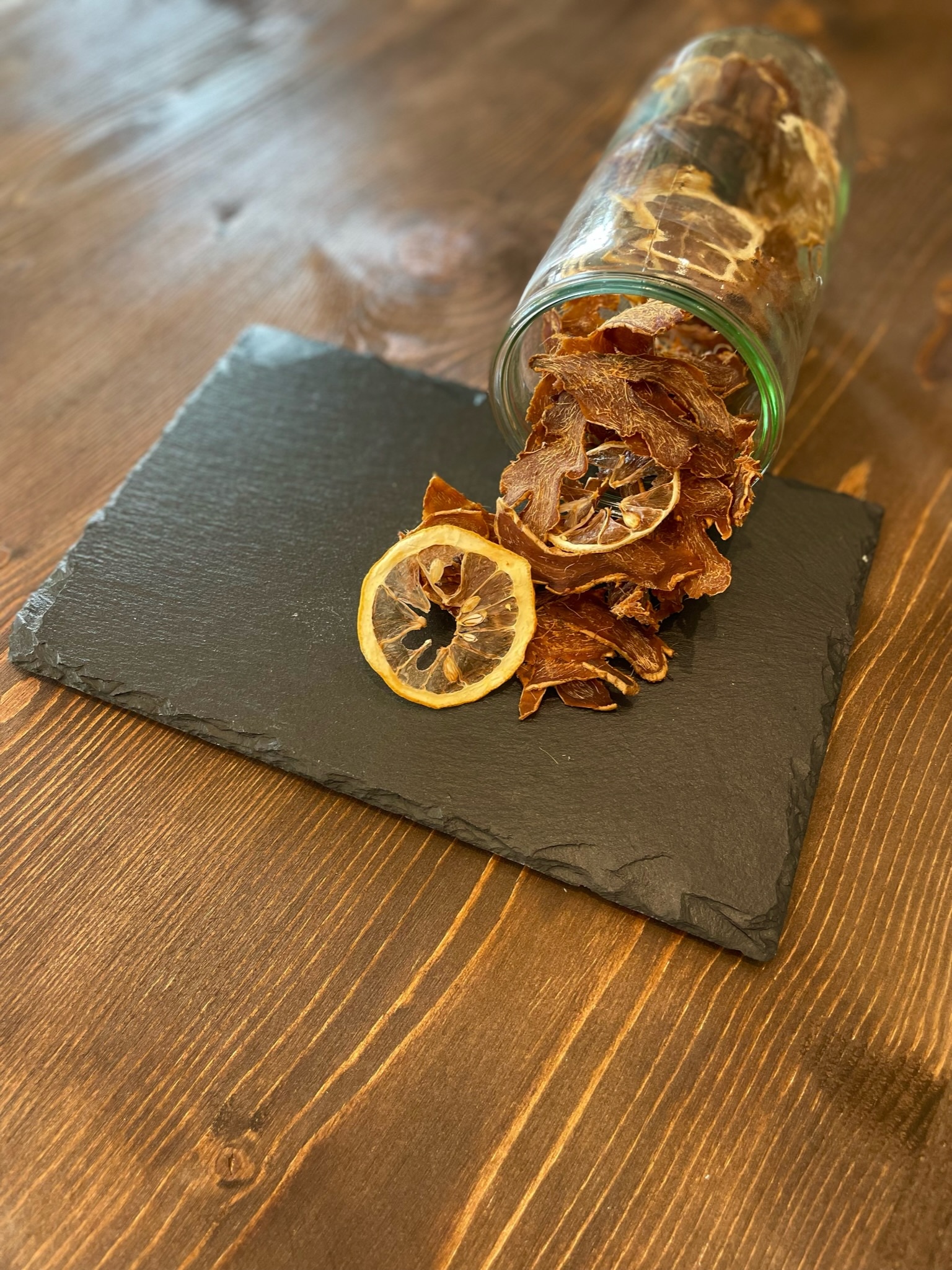 Zenzero e limone in chips bio disidratati