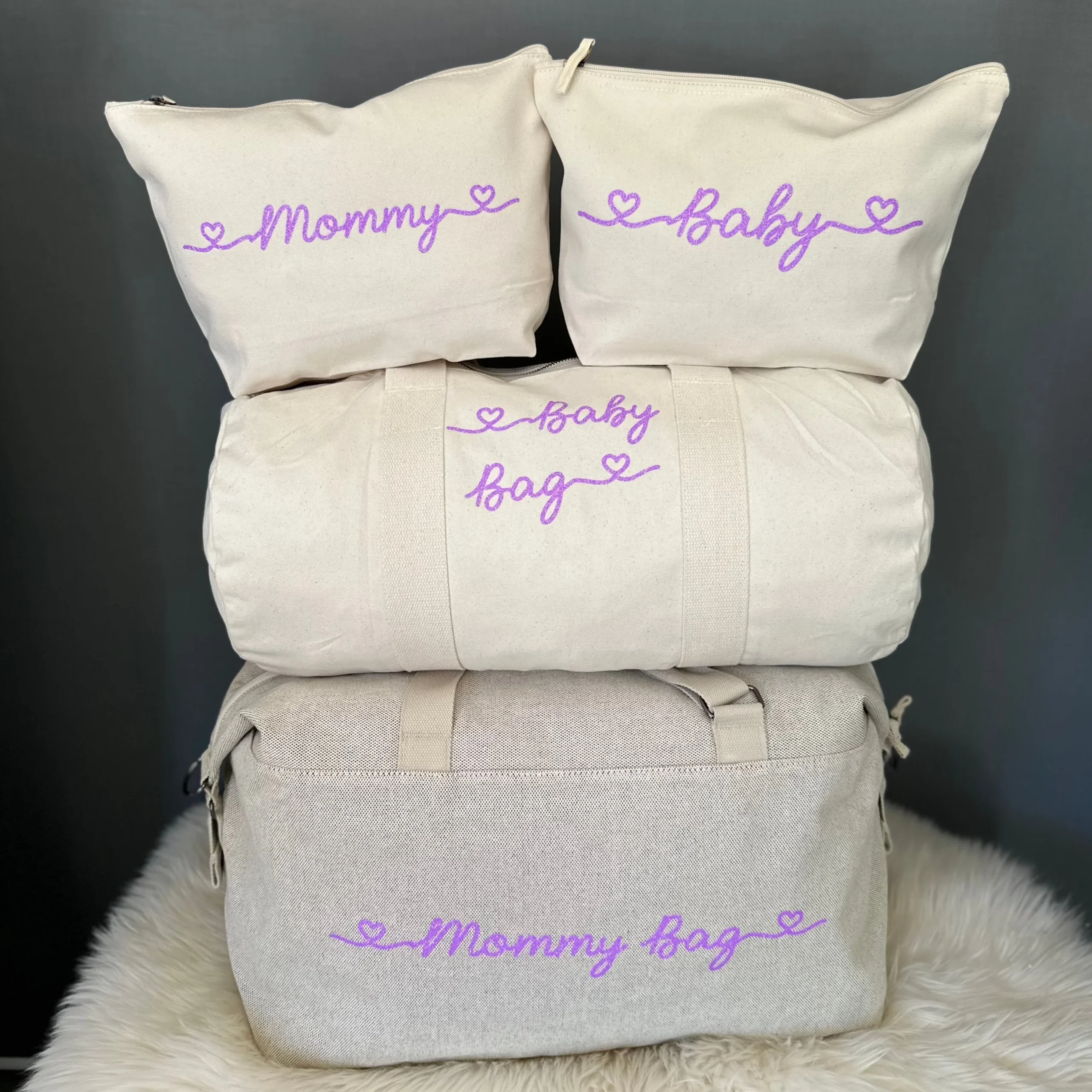 Borsone mamma, 1 borsone baby e 2 Pochette con cuoricini Lavanda Glitter - immagine 4