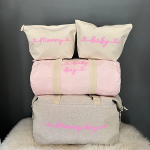 Borsone mamma, 1 borsone baby Rosa e 2 Pochette con cuoricini Barbie Glitter