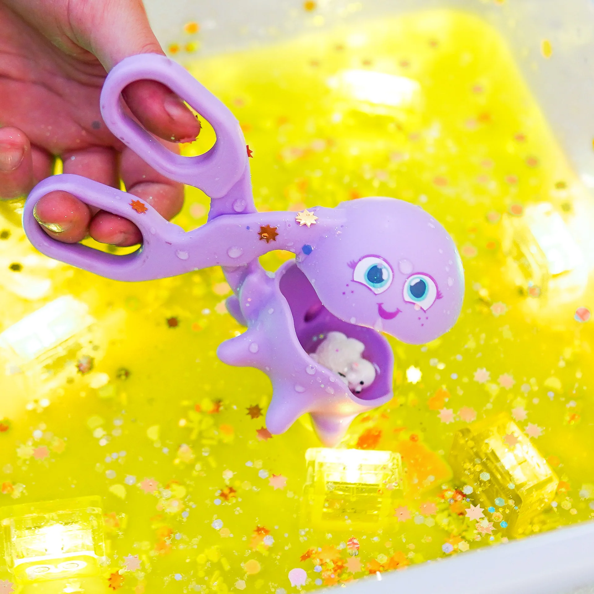 Glo Pals – Set di 3 strumenti sensoriali - immagine 5