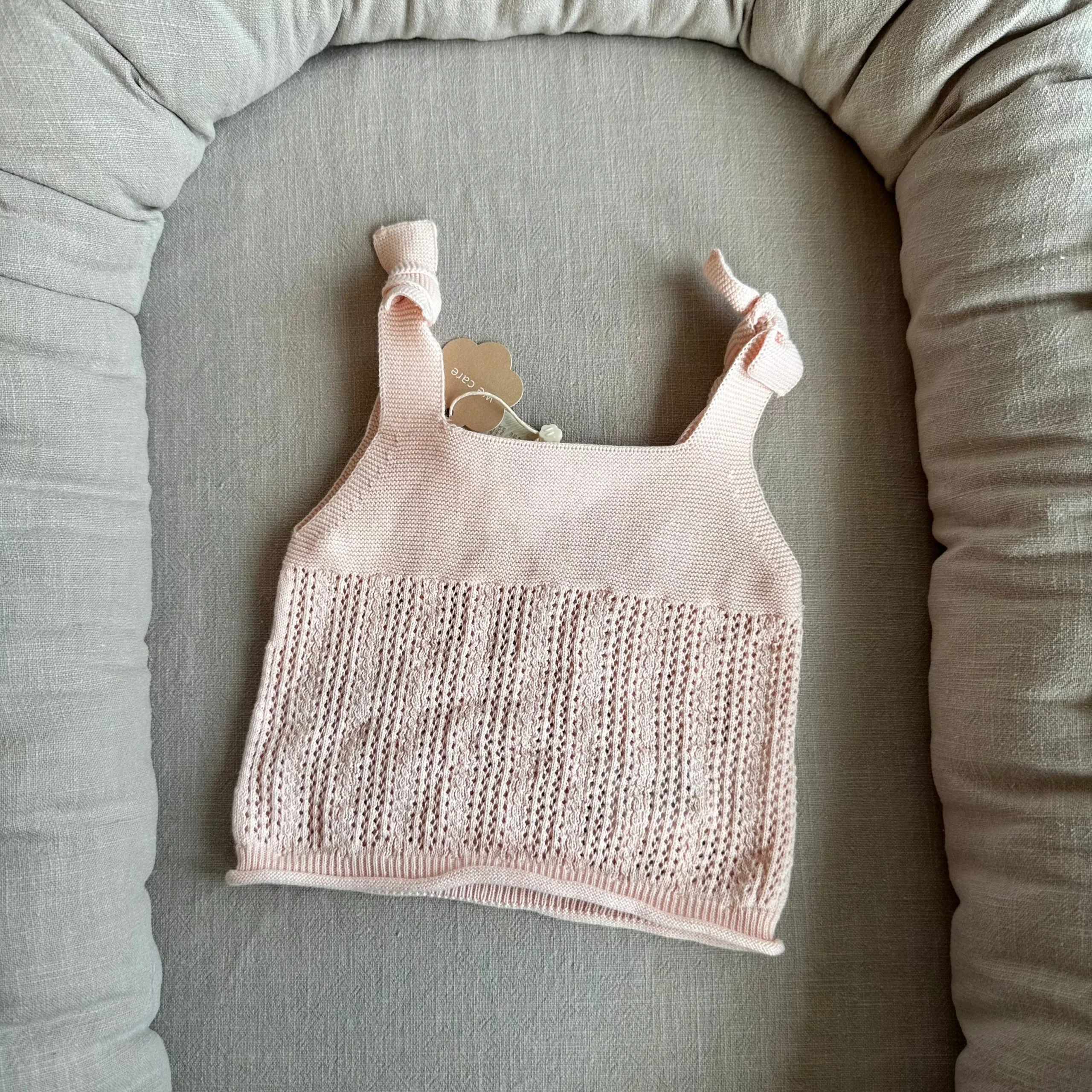 Canotta Rosa con fiocco in morbido cotone lavorato