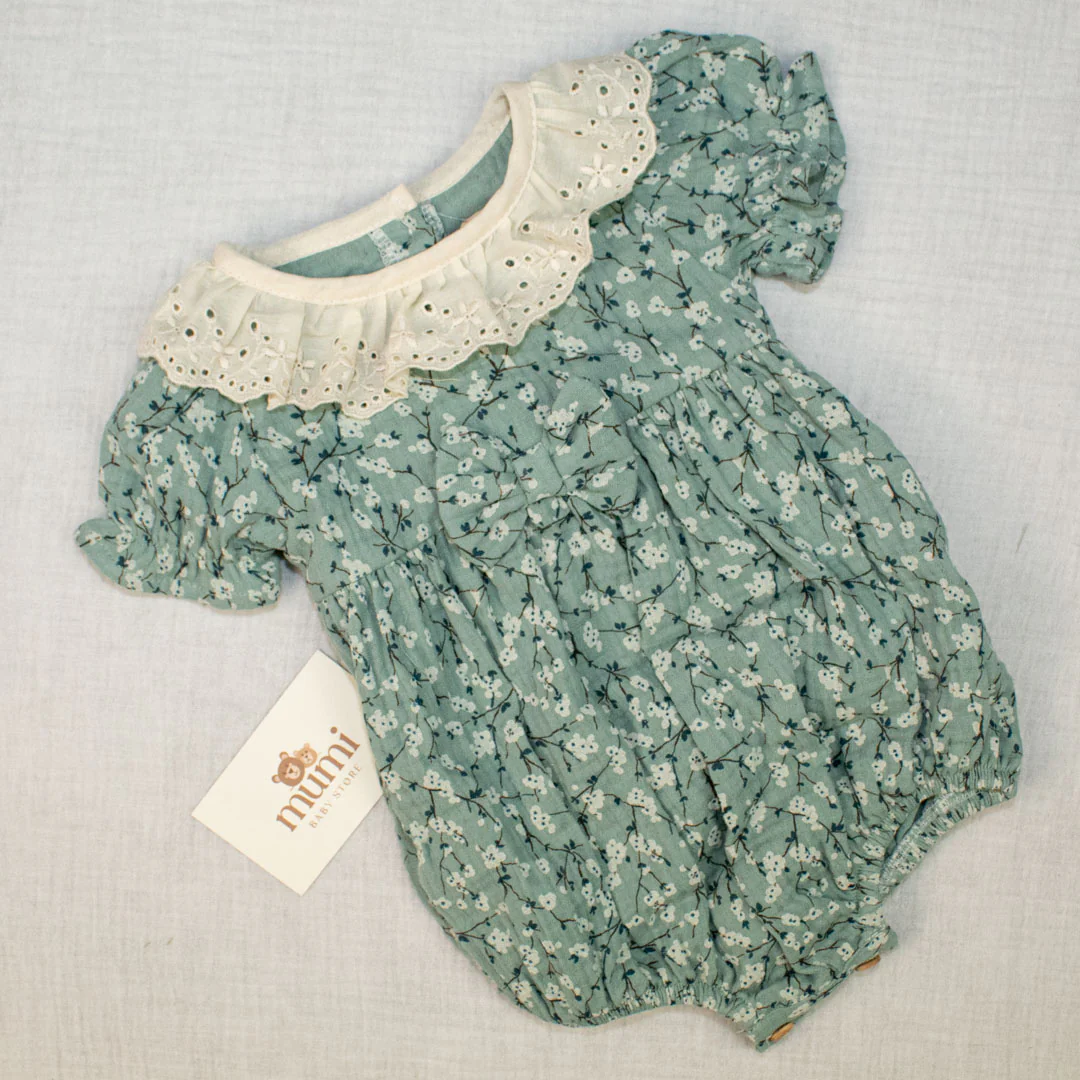 Pagliaccetto in mussola con colletto ricamato - immagine 3