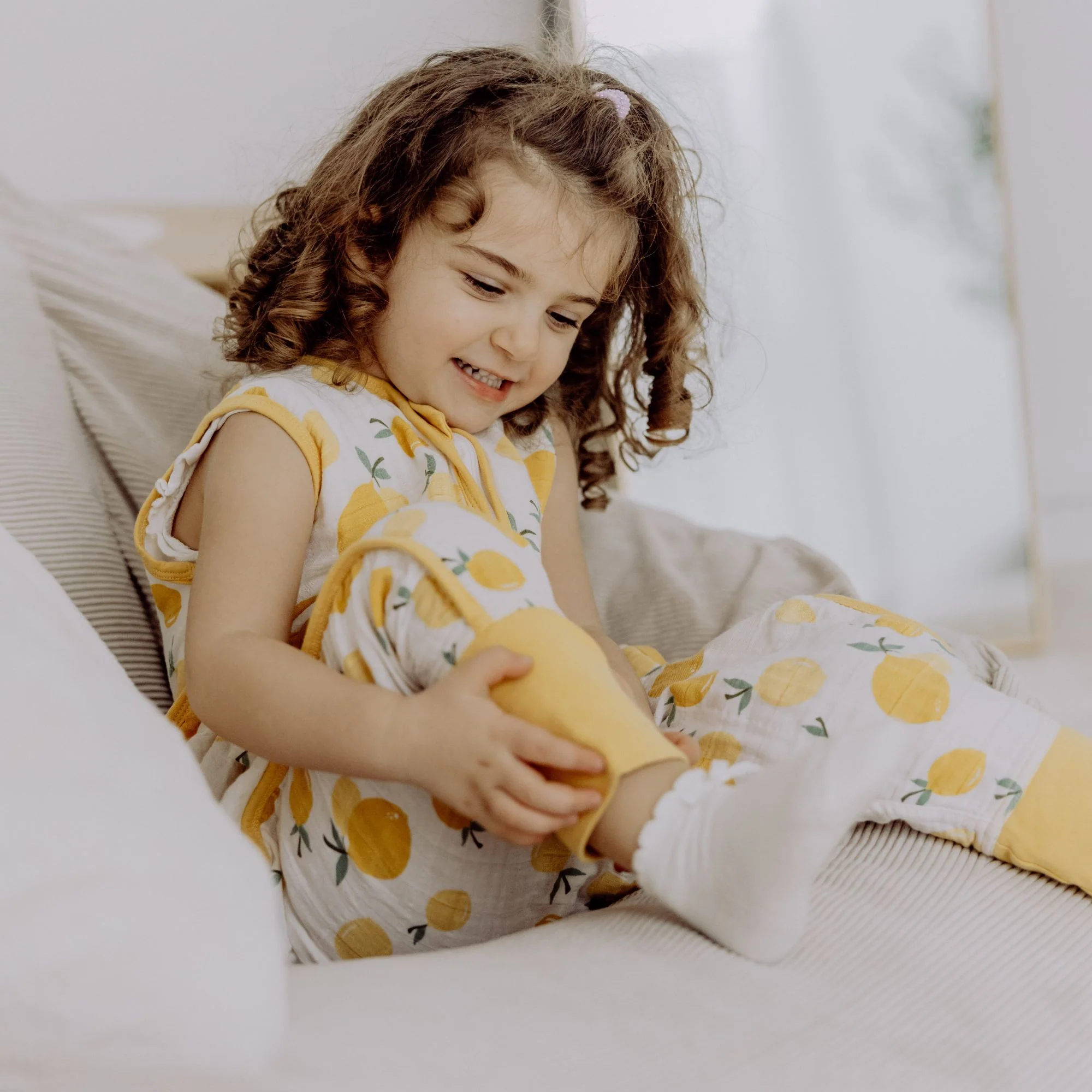 Sacco nanna in mussola con piedi 0.5 TOG | Limone - immagine 4