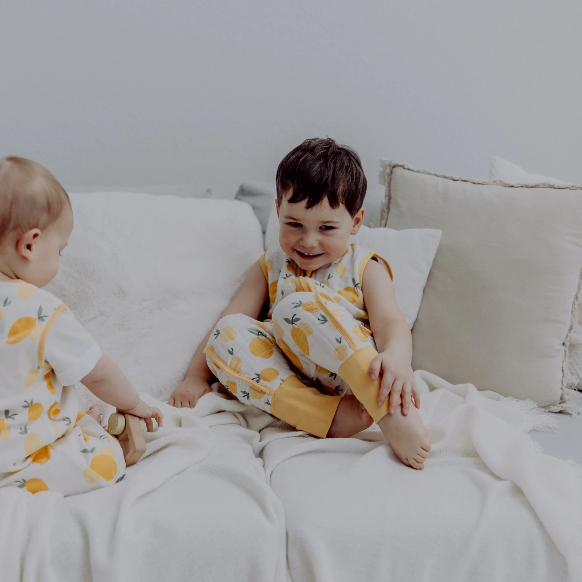 Sacco nanna in mussola con piedi 0.5 TOG | Limone - immagine 5