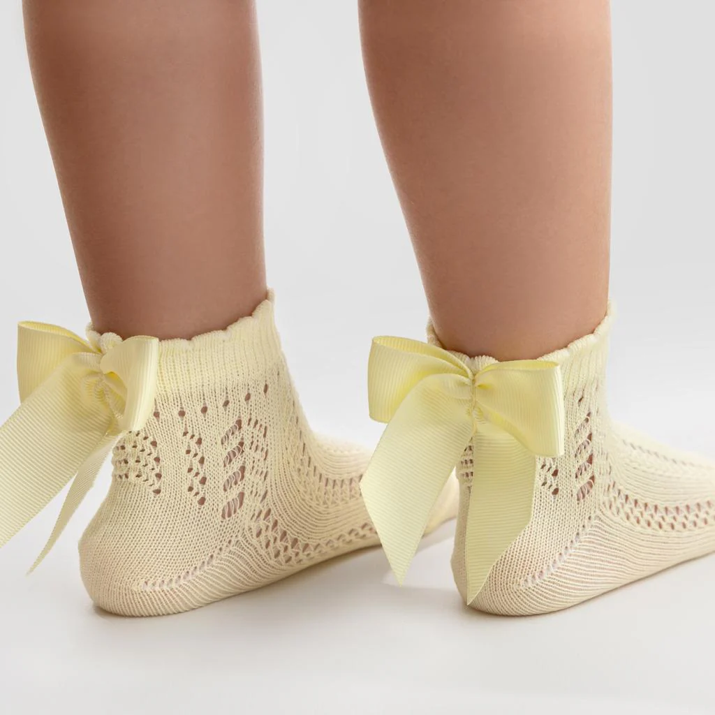 Calze bimba basse con fiocco traforate Yellow Meia Pata - immagine 2